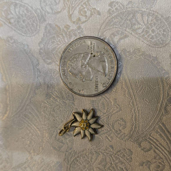 14k Gold and Enamel  White Flower Pendant - Picture 3 of 3